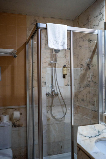 Bathroom 7