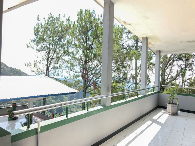 Hotel Lie Mas Prigen Pasuruan Mitra RedDoorz - Tap to explore photos