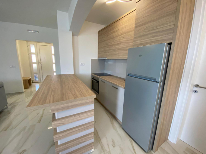 Others 2, B&T Apartments