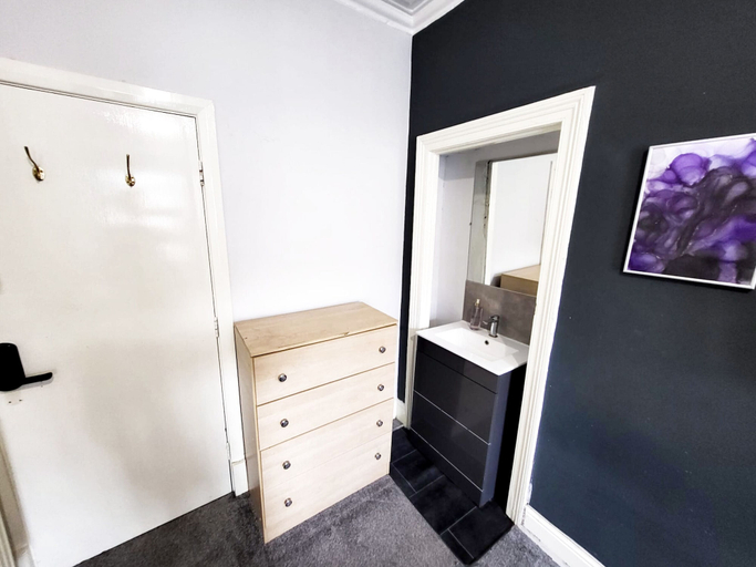 Bathroom 2, Stay Sleep Rest - De Grey, Kingston upon Hull