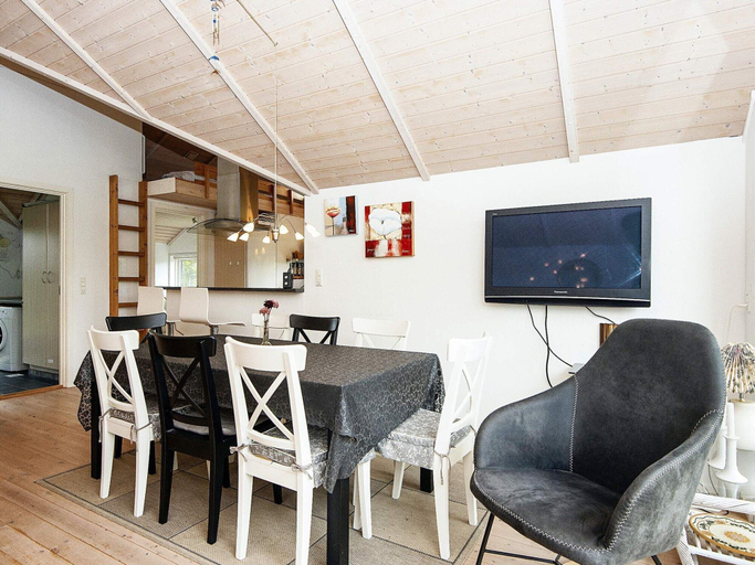 Others 5, 5 Star Holiday Home in Allingabro, Norddjurs