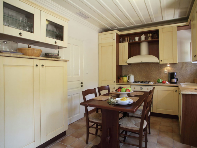 Others 4, Spacious Villa in Vasiliki with Swimming Pool & Hot Tub, Ionian Islands