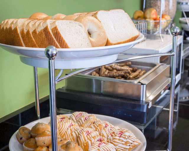 Food & Drinks 4, Sleep Inn Walterboro I-95, Colleton
