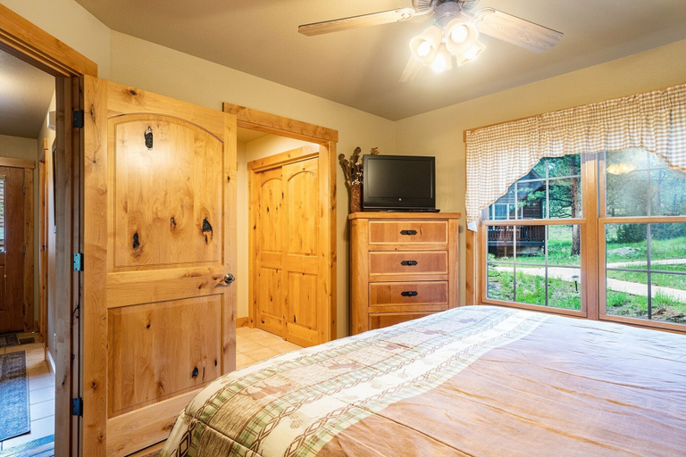 Room 3, Solitude Marmot #5 - Estes Park 2 Bedroom Condo by RedAwning, Larimer