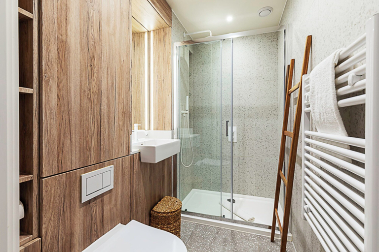 Bathroom 3, Beautiful Two Bed Property Near Whitechapel, London