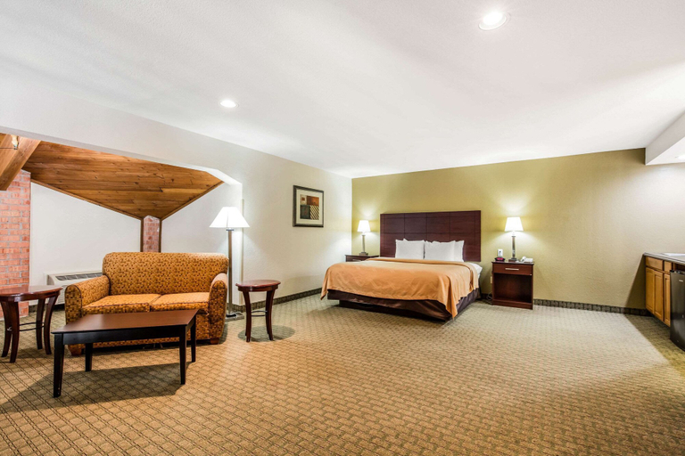 Bedroom 3, Quality Inn Batesville, Panola