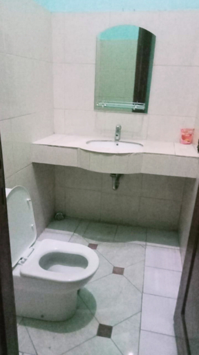 Bathroom 5, Villa Tenera, Yogyakarta
