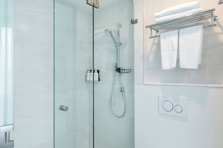 Bathroom 4