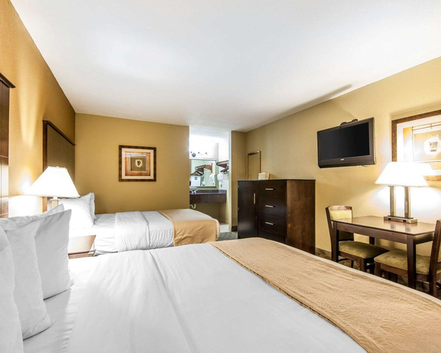 Bedroom 3, Quality Inn & Suites Bremen, Carroll