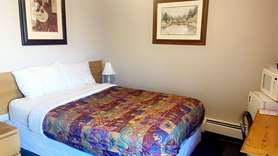 Bedroom 2, Red Rest Motel, Division No. 11