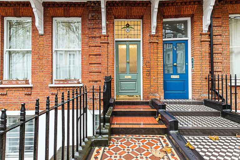 Exterior & Views, Charming Earls Court Apartment, London