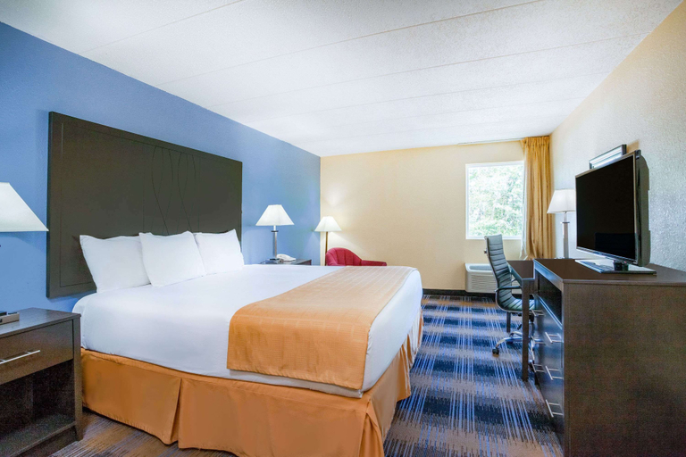 Bedroom 3, Days Inn by Wyndham Wilkes Barre, Luzerne