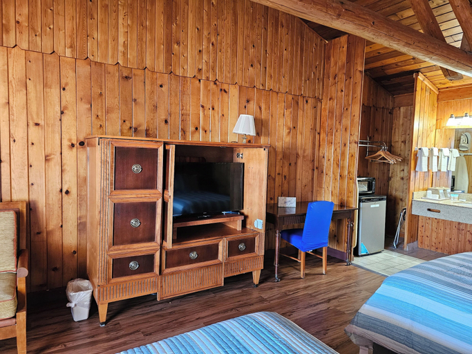 Bedroom 2, Atlantic Shores Inn and Suites, Accomack