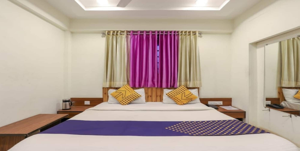 Bedroom 4, Everest Hotel, Ahmadabad