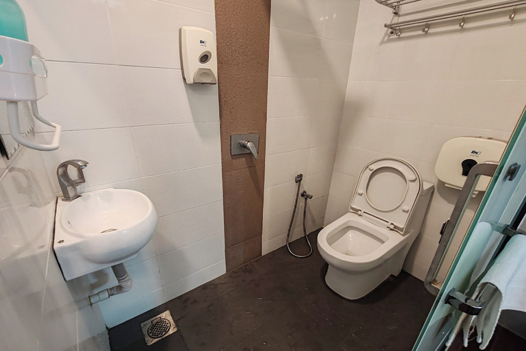 Bathroom 4, Hotel 18 Ipoh Aeon Mall, Kinta