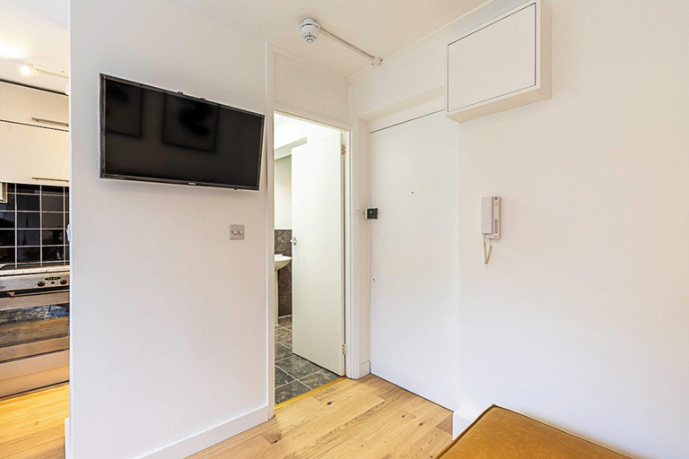 Bedroom 4, Putney Chic 1-bed Gem, London