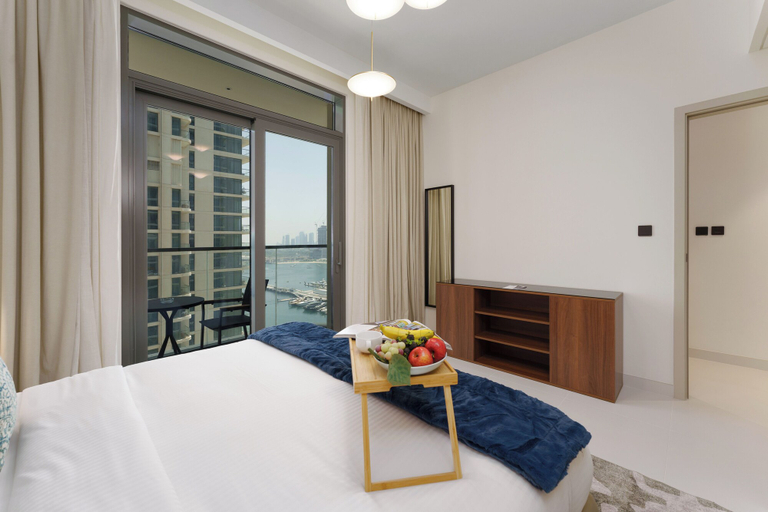 View from room, Maison Privee - Upscale Apt w/ Partial Dubai Marina & Palm Views, Dubai
