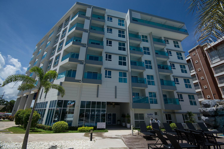 Exterior 6
