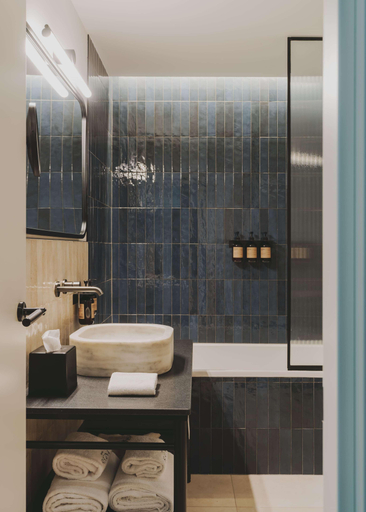 Bathroom 4, Hotel Regina Barcelona, Barcelona