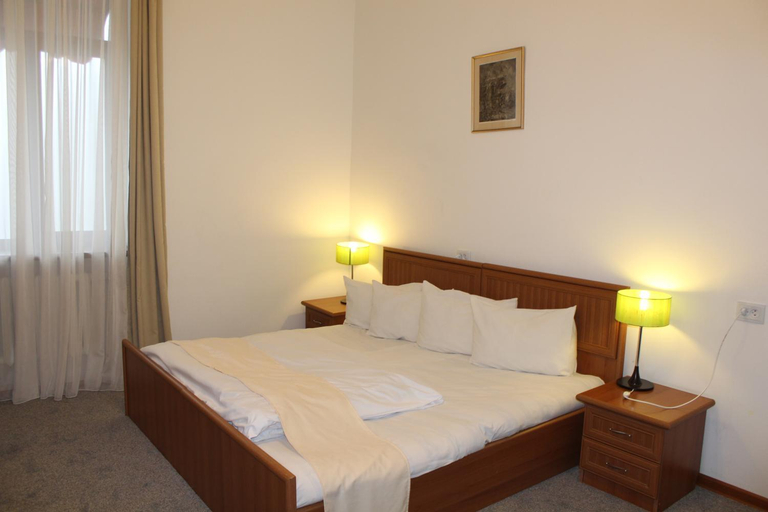 Bedroom 3, Diligence Hotel & restaurant