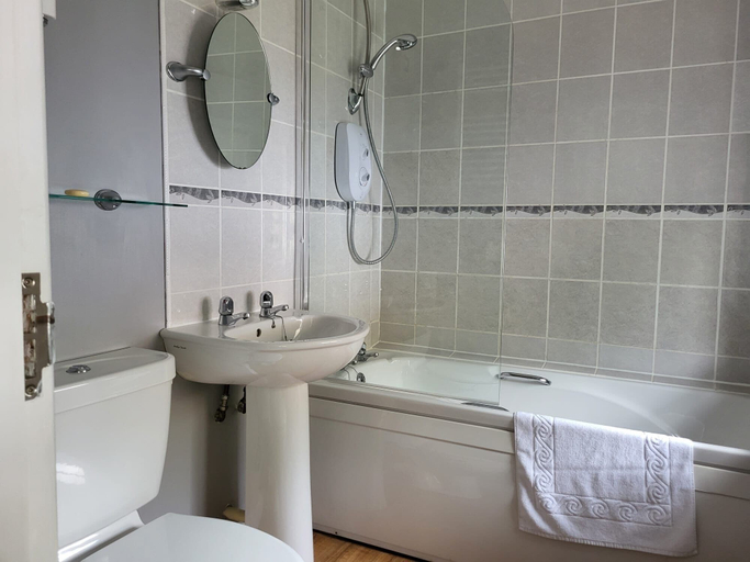 Bathroom 4, The Cridford Inn, Devon