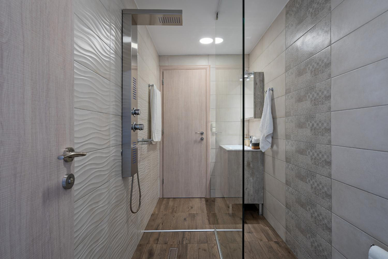 Bathroom 3, Sellia Resort, Crete