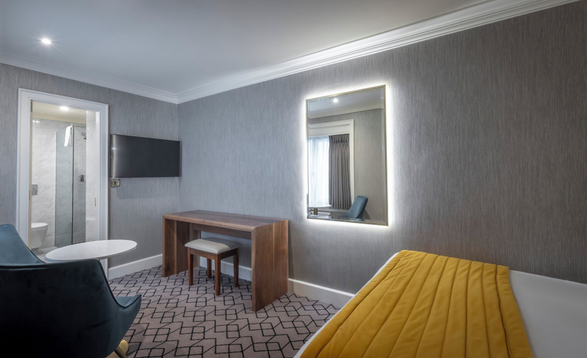 Bedroom 3, Albany House, Dublin