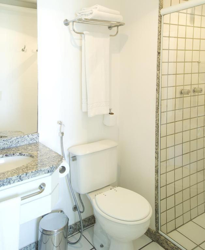 Bathroom 5, Praia do Canto Apart Hotel, Vitoria