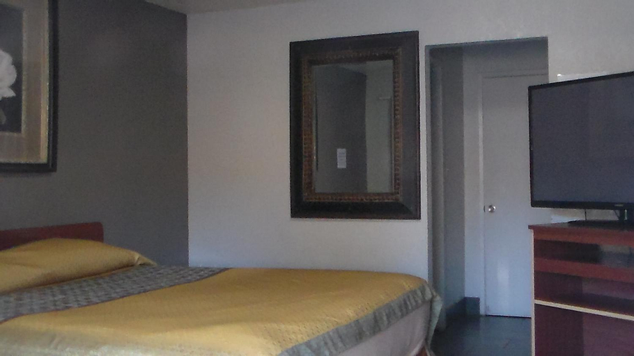 Bedroom 23