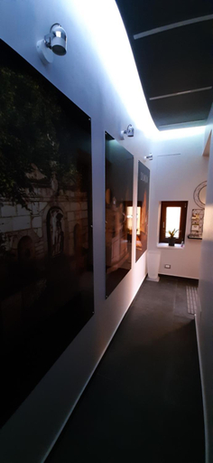 Others 4, DONJON SUITE centro storico, Palermo