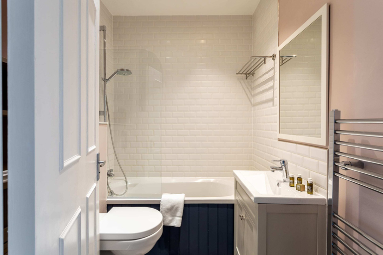 Bathroom, Newly Renovated One Bedroom Kensington Flat, London