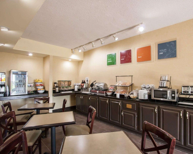 Food & Drinks 4, Quality Inn Hayti North, Pemiscot