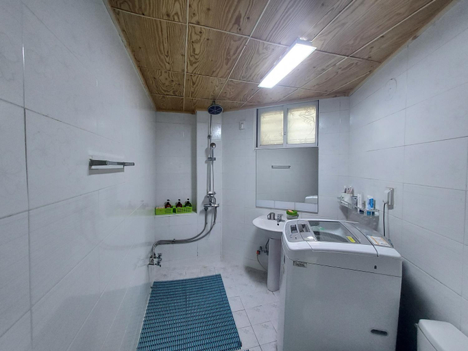 Bathroom 3, J&J Guesthouse, Jeonju