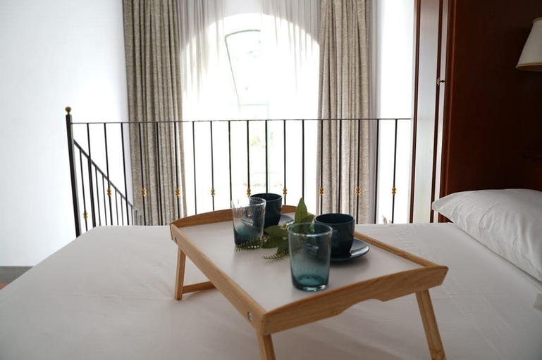 Bedroom 5, Fantastic Garden, Florence