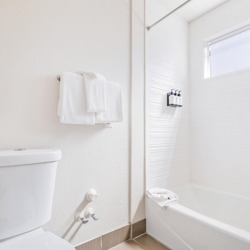 Bathroom 4, Pacific Shores Inn, San Luis Obispo
