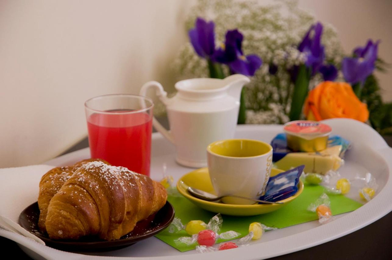 Food & Drinks 5, Titina B&B, Rome