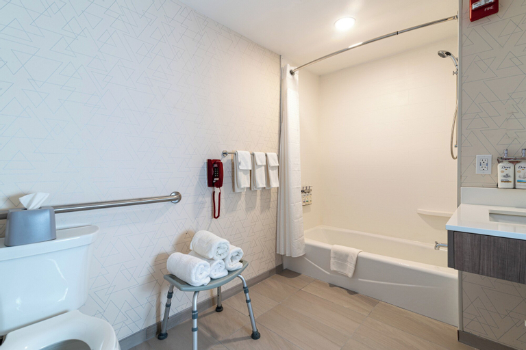Bathroom 11