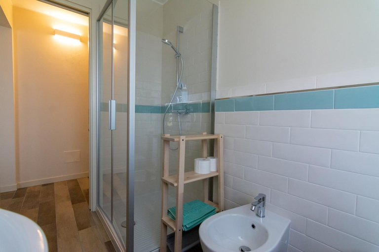 Bathroom 7