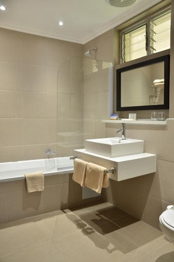 Bathroom 2, Cresta Riley's Hotel, Ngamiland East