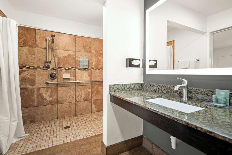 Bathroom 3
