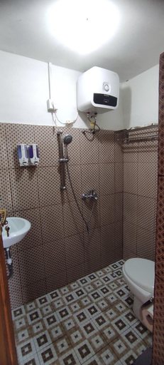 Bathroom 4, Rinjani Hill Hotel, Lombok