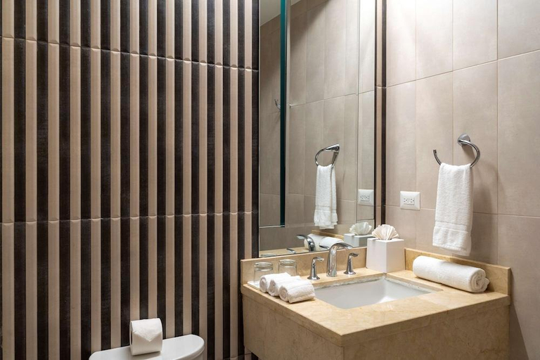 Bathroom 5, Blue Beach Luxury All Inclusive Resort, Salvaleon de Higuey