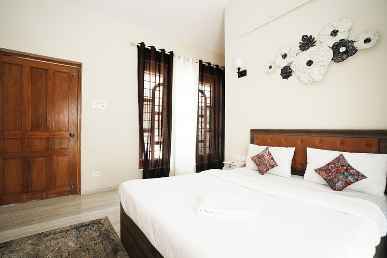 Bedroom 2, Clifton Villa, Satara