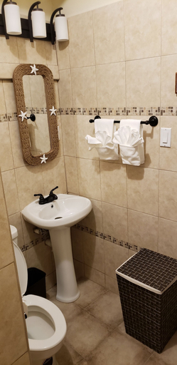 Bathroom 3, Sir Angel's Guesthouse