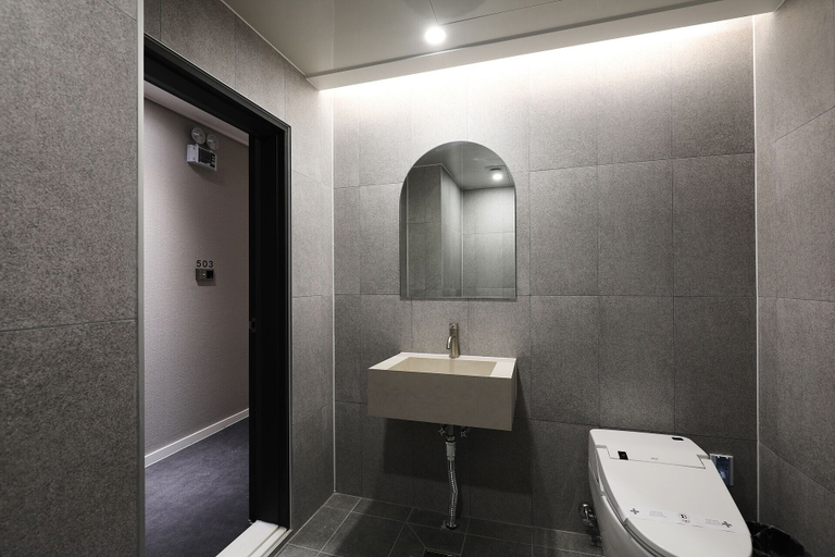 Bathroom 4, Browndot Airport New Town, Jung