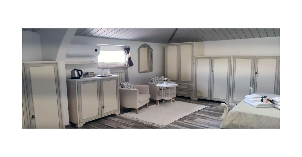 Others 5, Il Pittore di Stelle B&B, Savona