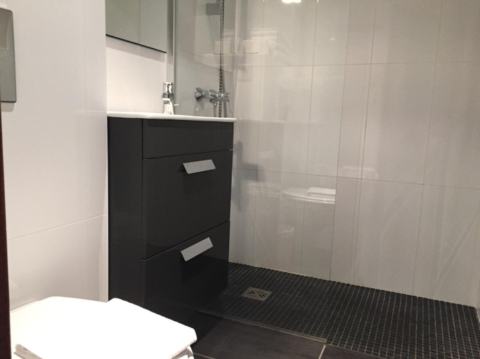 Bathroom 4, Hotel du Moulin, Deux-Sèvres