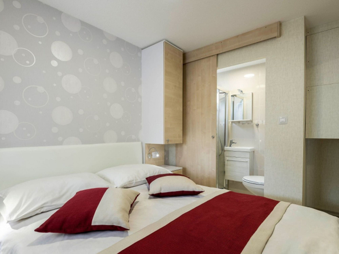 Bedroom 2, Mobile Home in Banjole With Pool Near Beach, Medulin