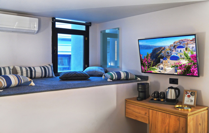 Bedroom 3, CITYLUXE Suites & Rooms, Attica