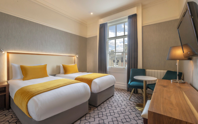 Bedroom 3, Albany House, Dublin